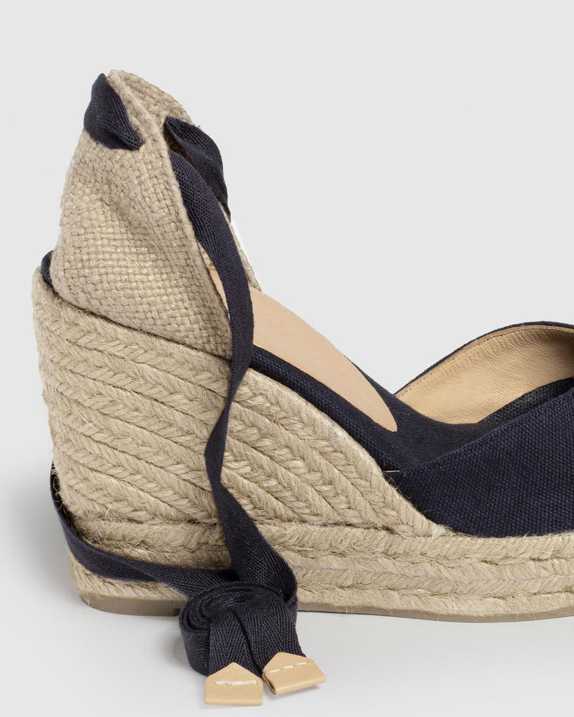 Alpargata Castañer Carolyn Con Trenzado Metalizado - Cuña De 9 Cm, Cierre De Pulsera, Ideal Para Eventos De Verano